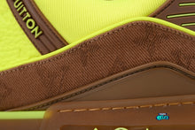 Cargar imagen en el visor de la galería, Louis Vuitton LV Trainer Yellow Brown

