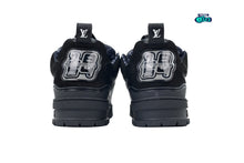 Cargar imagen en el visor de la galería, Louis Vuitton LV Skate Sneaker Triple Black
