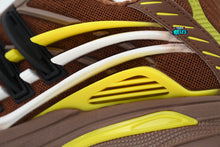 Cargar imagen en el visor de la galería, Adidas Adistar Jellyfish  Pharrell Williams Yellowish Brown
