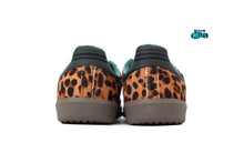 Cargar imagen en el visor de la galería, Adidas Samba Black Green Leopard
