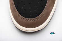 Cargar imagen en el visor de la galería, Jordan 1 retro Low Travis Scott Mocha
