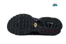 Cargar imagen en el visor de la galería, Nike Air Max Plus Black Metallic
