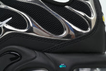 Cargar imagen en el visor de la galería, Nike Air Max Plus Black Metallic
