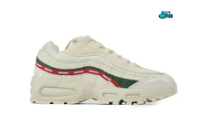 Cargar imagen en el visor de la galería, Nike Air Max 95 Undefeated Sail
