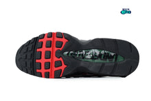 Cargar imagen en el visor de la galería, Nike Air Max 95 Undefeated Balck

