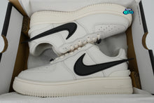Cargar imagen en el visor de la galería, Nike Air Force 1 Low x AMBUSH Phantom
