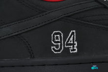 Cargar imagen en el visor de la galería, Nike SB Dunk x Supreme “94” Black
