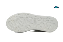 Cargar imagen en el visor de la galería, Alexander McQueen Oversized  Retro White
