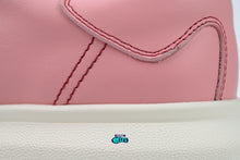 Cargar imagen en el visor de la galería, Alexander McQueen Oversized  Retro Pink
