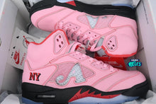 Cargar imagen en el visor de la galería, El Air Jordan 5 Retro Awake NY Arctic Pink
