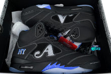Cargar imagen en el visor de la galería, Air Jordan 5 Retro “Awake NY Black Racer Blue”
