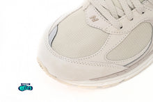 Cargar imagen en el visor de la galería, New Balance 2002R Beige
