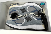 Cargar imagen en el visor de la galería, New Balance 2002R Storm Blue
