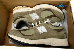 New Balance 2002R Moss