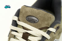 Cargar imagen en el visor de la galería, New Balance 2002R Moss

