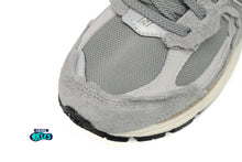 Cargar imagen en el visor de la galería, New Balance 2002R Protection Pack Grey
