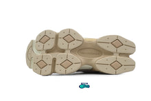 Cargar imagen en el visor de la galería, New Balance 9060 Sea Salt
