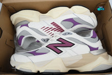 Cargar imagen en el visor de la galería, New Balance 9060 December Magneta
