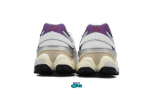 Cargar imagen en el visor de la galería, New Balance 9060 December Magneta
