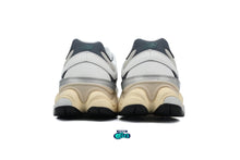 Cargar imagen en el visor de la galería, New Balance 9060 New Spruce
