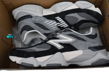 Cargar imagen en el visor de la galería, New Balance 9060 Black Grey
