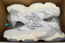 Cargar imagen en el visor de la galería, New Balance 9060 Suede Pack - Sea Salt
