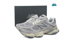 Cargar imagen en el visor de la galería, New Balance 9060 Lunar New Year
