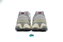 Cargar imagen en el visor de la galería, New Balance 9060 Lunar New Year
