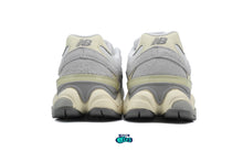 Cargar imagen en el visor de la galería, New Balance 9060 Quartz Grey
