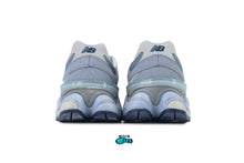 Cargar imagen en el visor de la galería, New Balance 9060 Chrome Blue
