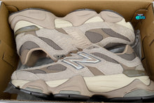 Cargar imagen en el visor de la galería, New Balance 9060 Mushroom
