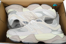 Cargar imagen en el visor de la galería, New Balance 9060 Grey Line

