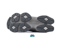 Cargar imagen en el visor de la galería, New Balance 9060 Shadow Grey
