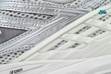 Cargar imagen en el visor de la galería, New Balance 1906R White Team Royal
