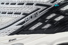 Cargar imagen en el visor de la galería, New Balance 1906R Silver Black
