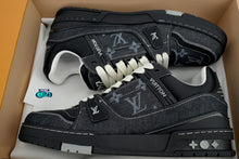 Cargar imagen en el visor de la galería, Louis Vuitton Trainer Black Monogram Denim
