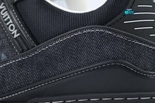 Cargar imagen en el visor de la galería, Louis Vuitton Trainer Black Monogram Denim
