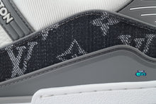 Cargar imagen en el visor de la galería, Louis Vuitton Trainer Monogram Denim Grey
