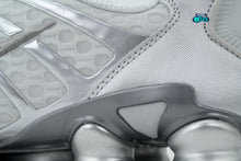 Cargar imagen en el visor de la galería, Nike Shox TL Metallic
