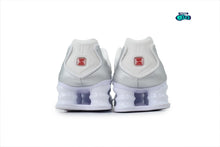 Cargar imagen en el visor de la galería, Nike Shox TL White Metallic Silver
