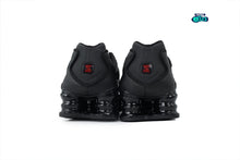 Cargar imagen en el visor de la galería, Nike Shox TL Black Max
