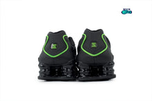 Cargar imagen en el visor de la galería, Nike Shox TL Black Green Strike
