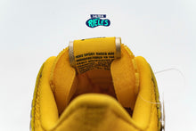 Cargar imagen en el visor de la galería, Nike Air Rubber Dunk Off-White University Gold
