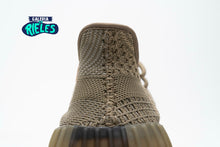 Cargar imagen en el visor de la galería, Yeezy Boost 350 V2 Eliada
