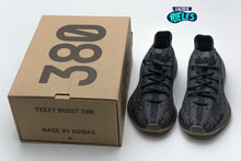 Cargar imagen en el visor de la galería, Yeezy Boost 380 &#39;Onyx Non-Reflective y Reflective&#39;
