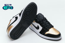 Cargar imagen en el visor de la galería, Jordan 1 &#39;Low Gold Toe&#39;
