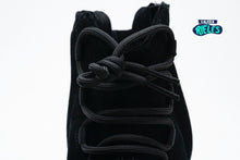 Cargar imagen en el visor de la galería, Adidas Yeezy Boost 750 Triple Black
