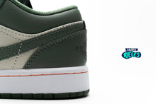 Cargar imagen en el visor de la galería, Jordan 1 Low Military Green
